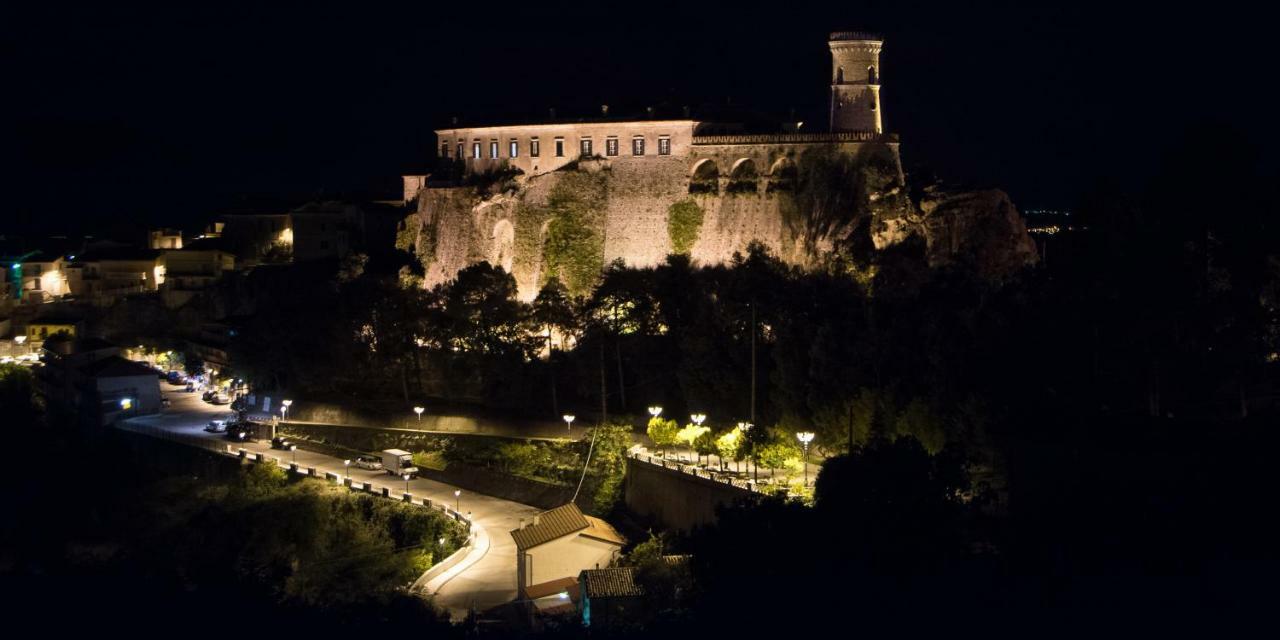Castello Di Caccuri Suites 외부 사진
