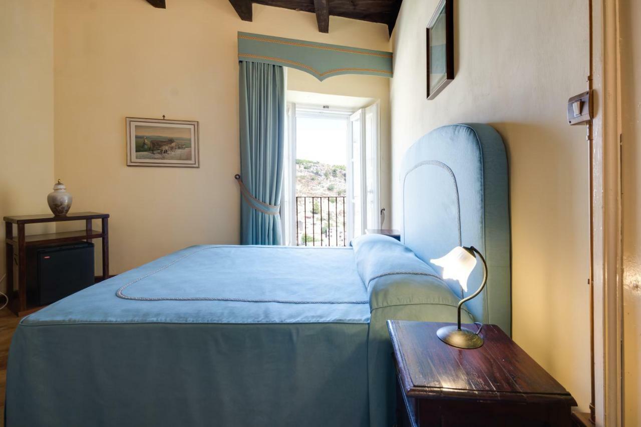 Castello Di Caccuri Suites 외부 사진